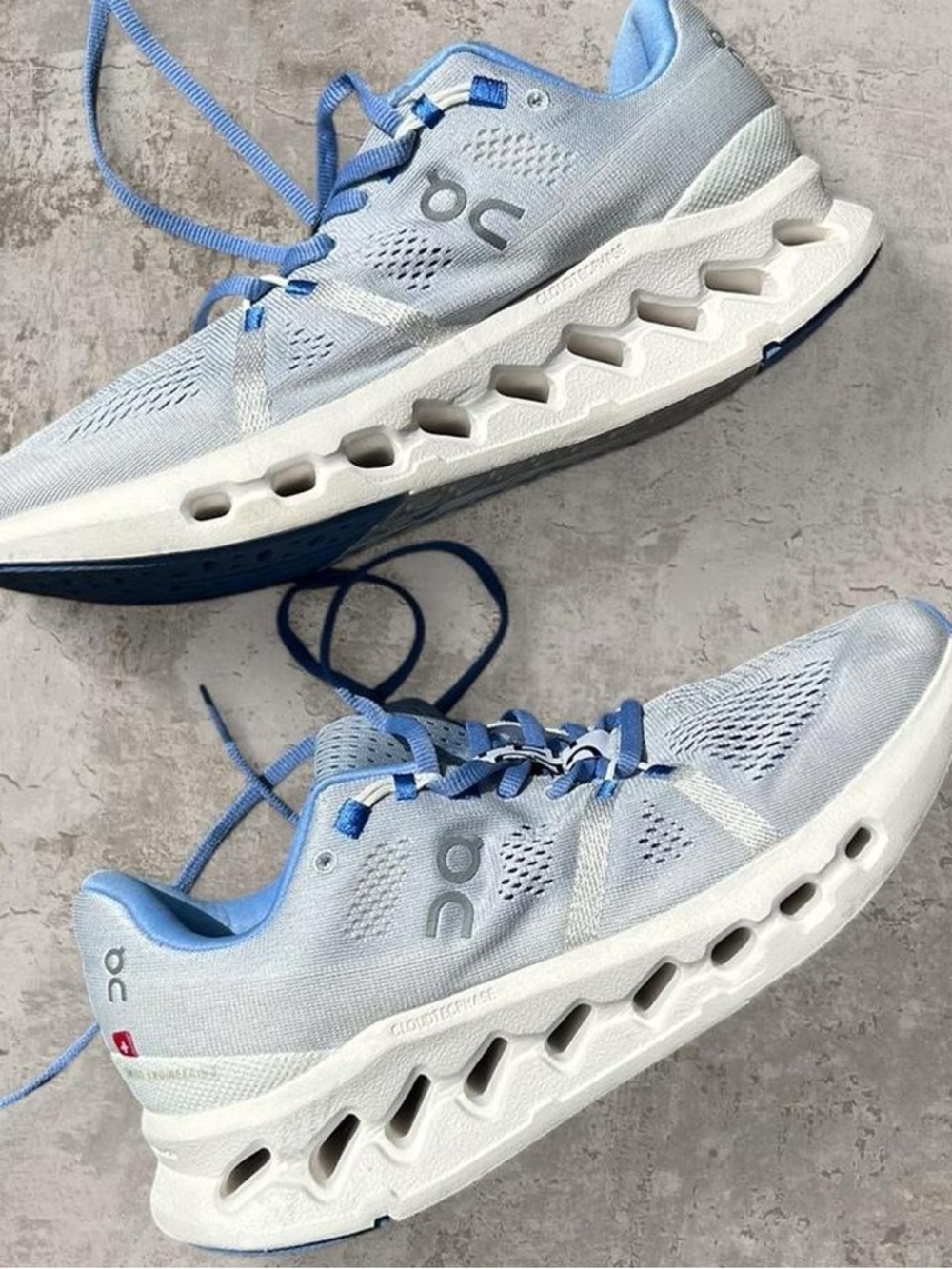 Men’s On Cloudsurfer Blue / White Size 8 CLEAN